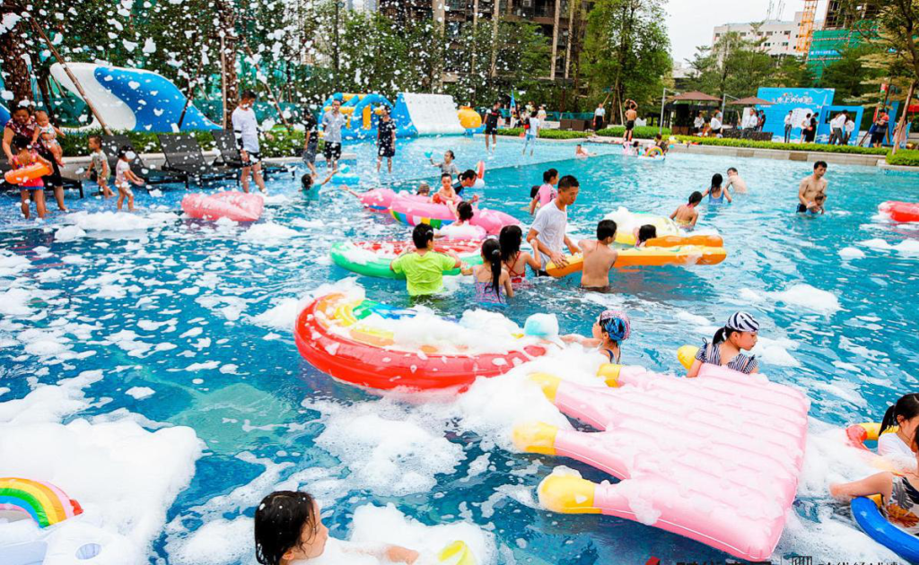 南京夏日水上团建怎么组织？泳池派对+水上运动会全套玩法：水枪大战、水上拔河、泡泡趴一次玩够
